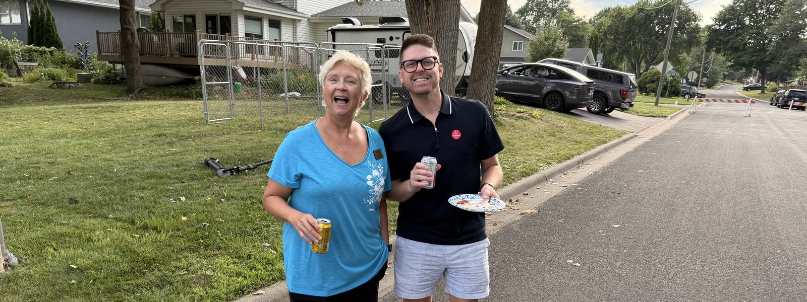 Two neighbors at Night to Unite